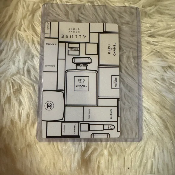 Chanel playing card 7 Camellia - Picture 1 of 2